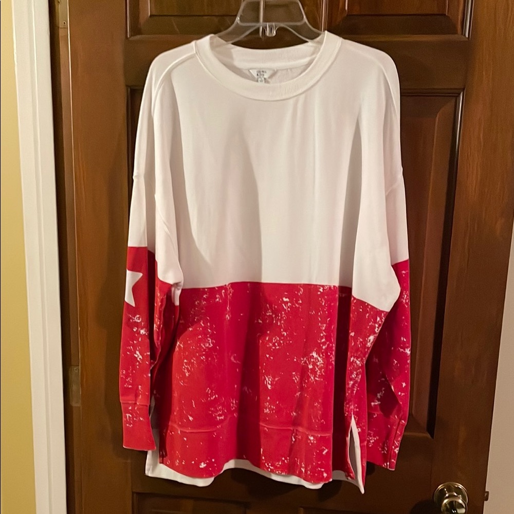 Crown & Ivy comfy oversized  top  hi-lo side vents size L unique design EUC